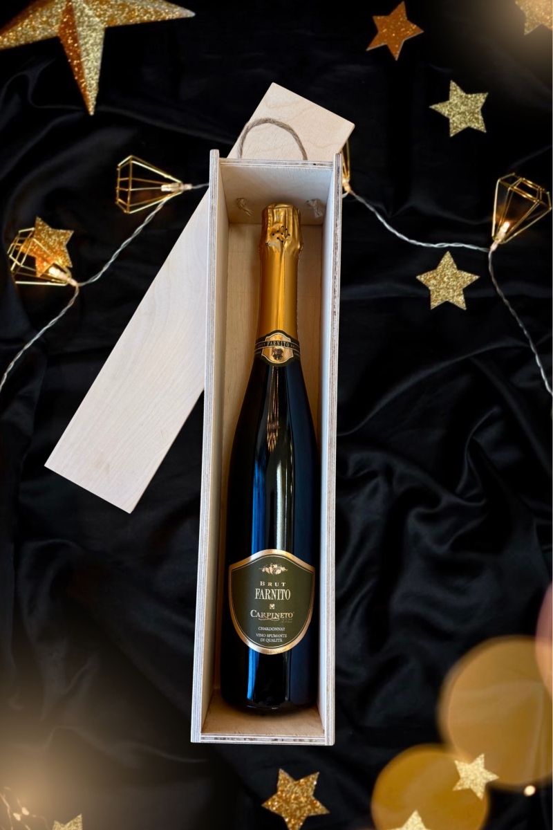 Vahuvein Farnito Chardonnay Spumante Brut puidust kinkekarbis-tõesõna pikemat pudelit annab leida!", CARPINETO, 75 cl