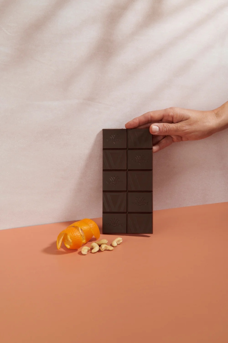 Vanini tume 62% šokolaad apelsinikoore ja India pähkliga, VANINI, 100 g