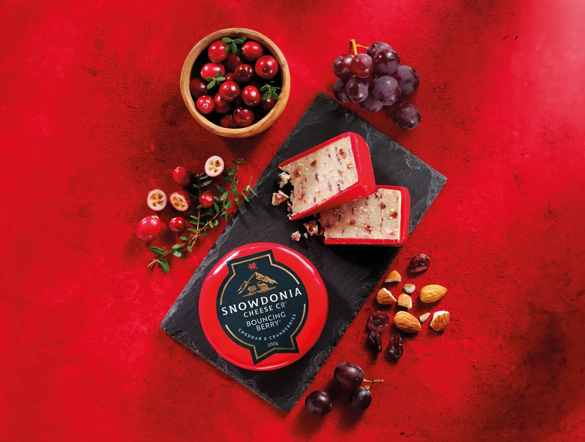 Cheddar juust BOUNCING BERRY jõhvikatega 200g, SNOWDONIA
